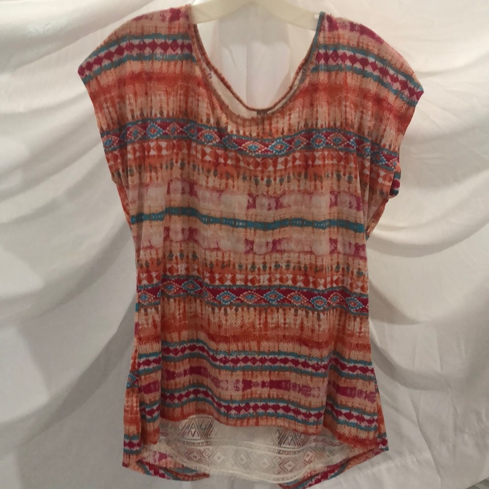 B & B boutique shirt size L